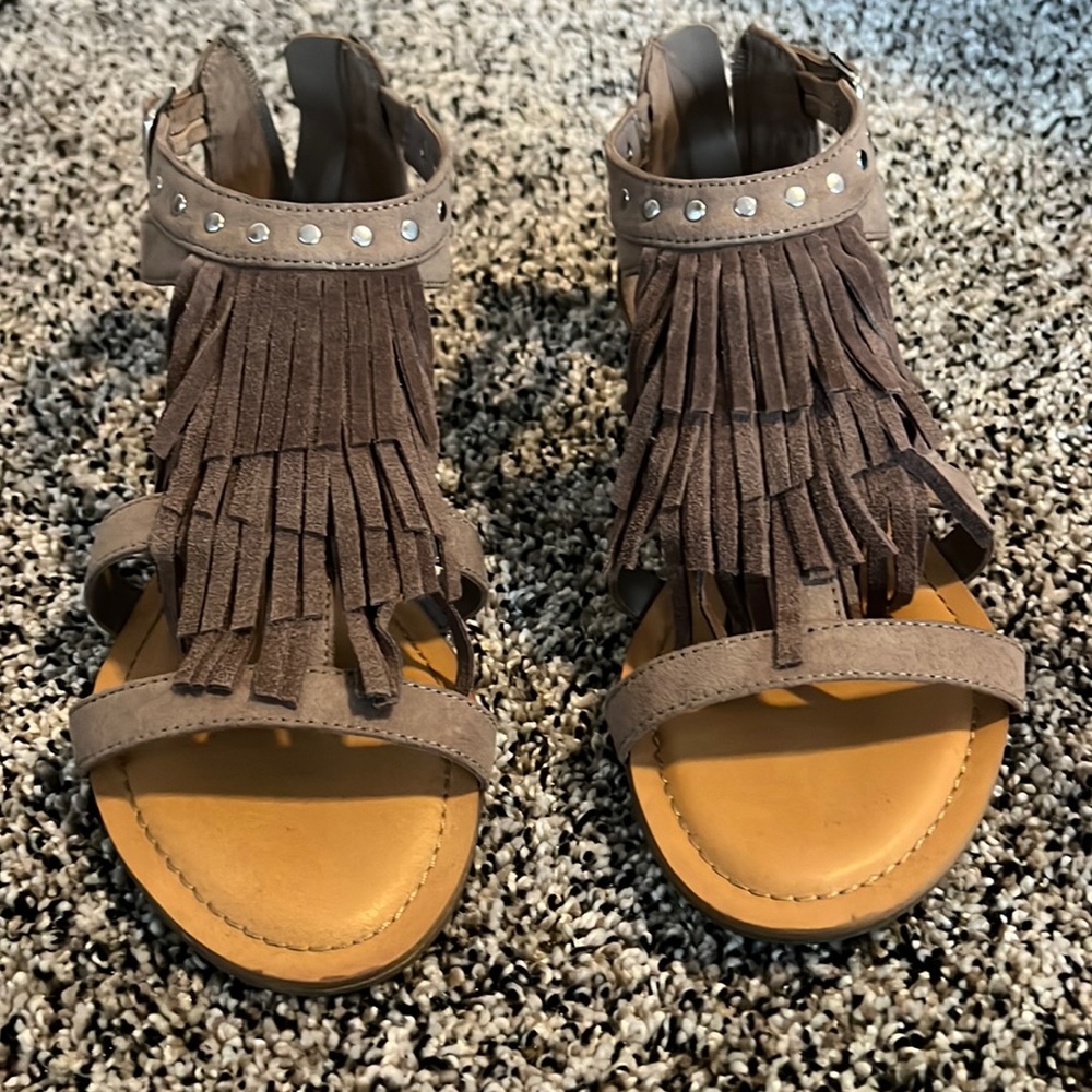 Women’s sandals